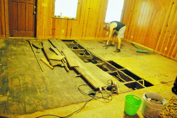 Subfloor Demolition in Port Orchard